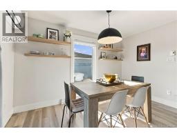 256 Falcon Drive, photo 12