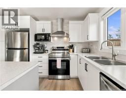 256 Falcon Drive, photo 17
