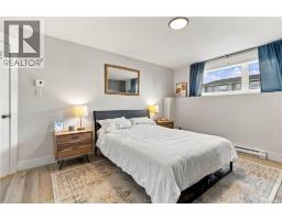 256 Falcon Drive, photo 24