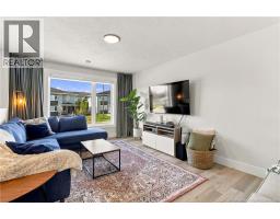 256 Falcon Drive, photo 5