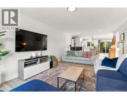 256 Falcon Drive, photo 9