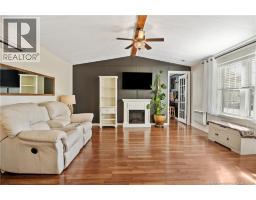 12 Pheasant Street, photo 13