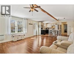 12 Pheasant Street, photo 14