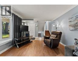 Family room/Fireplace - 5874 Dalton Avenue, Lasalle, ON N9H1N1 Photo 8