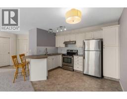 4pc Bathroom - 217, 26 Country Hills View Nw, Calgary, AB T3K5G2 Photo 9