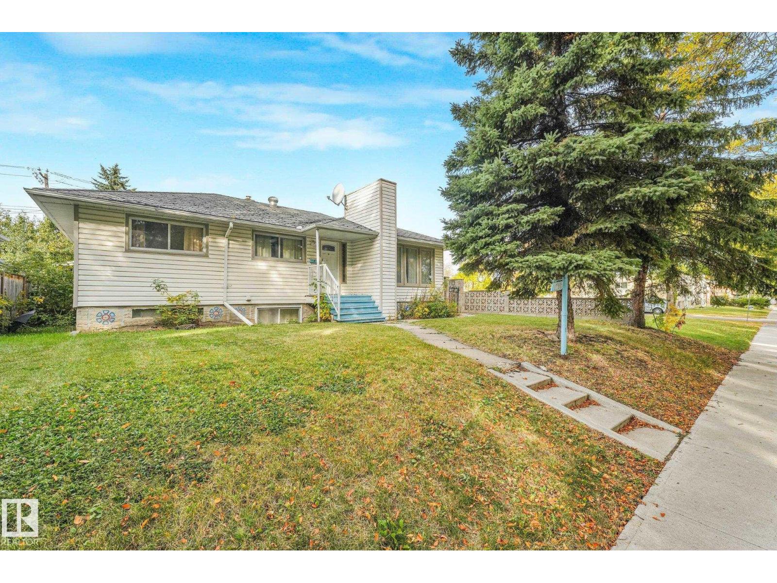 11716 130 ST NW, Edmonton, Alberta, T5M1A8