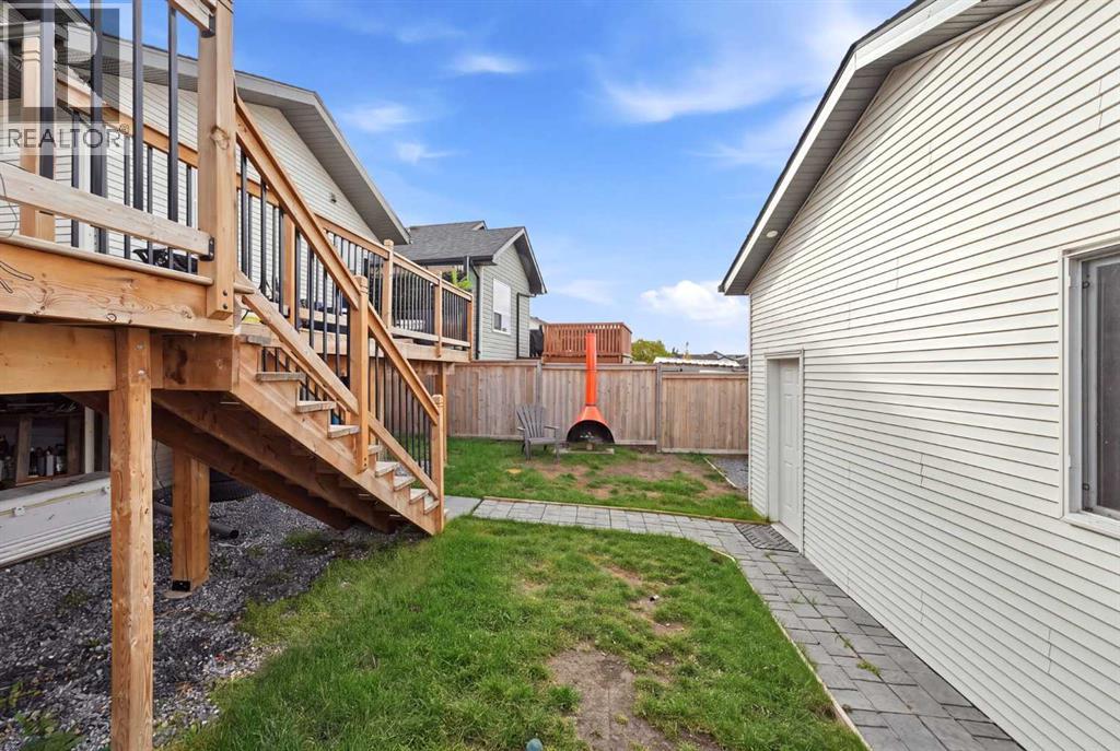 Listing photo – 96 Hinshaw Drive, Sylvan Lake