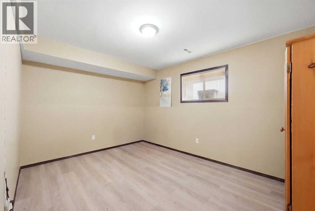 Listing photo – 96 Hinshaw Drive, Sylvan Lake