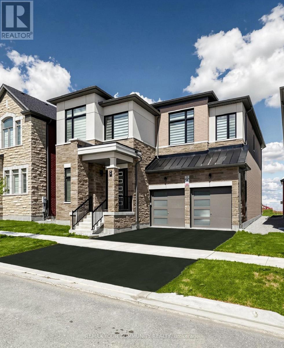 9 BACKHOUSE DRIVE, Richmond Hill