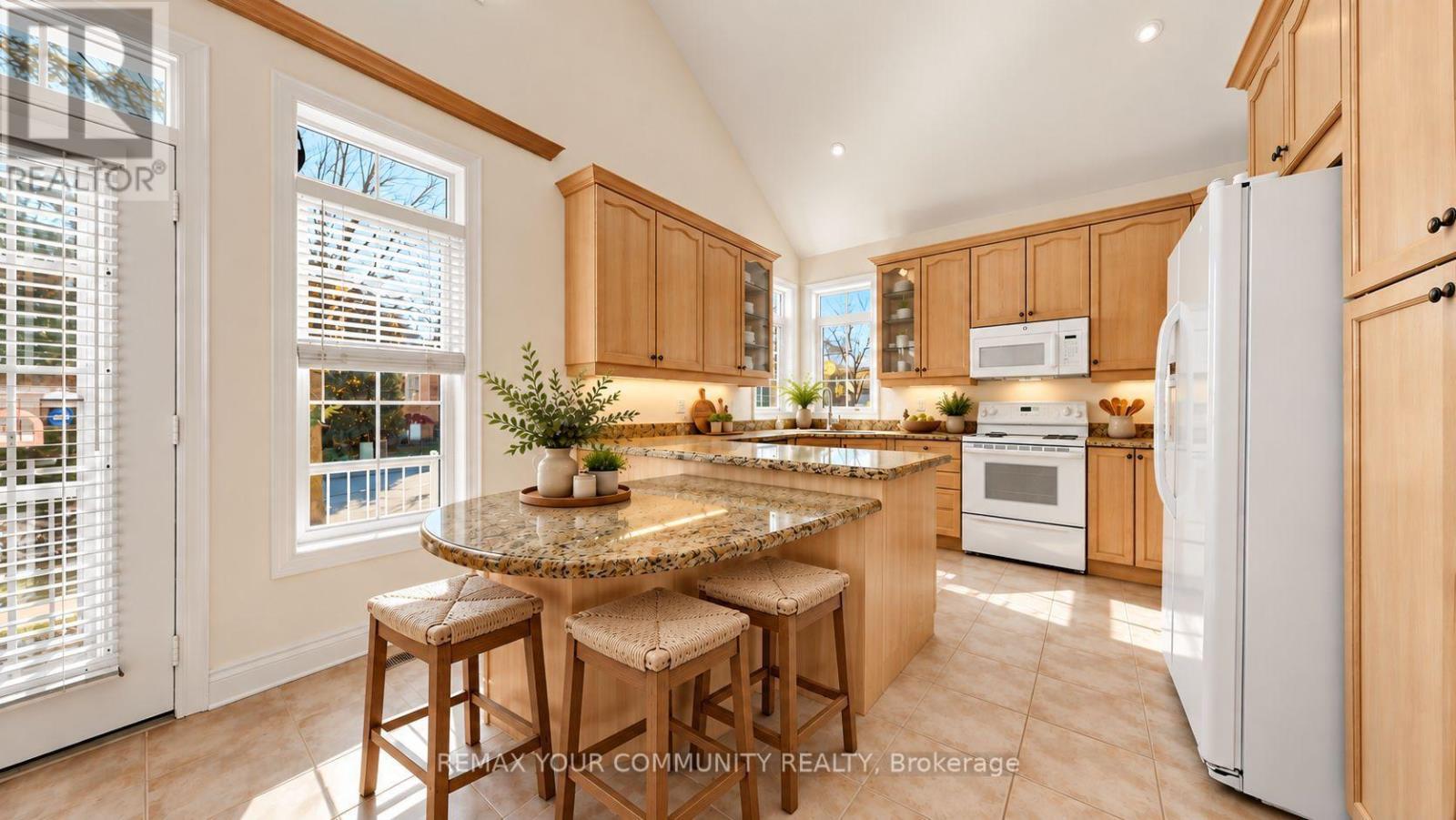 45 Manorwood Drive, Markham, ON photo 16