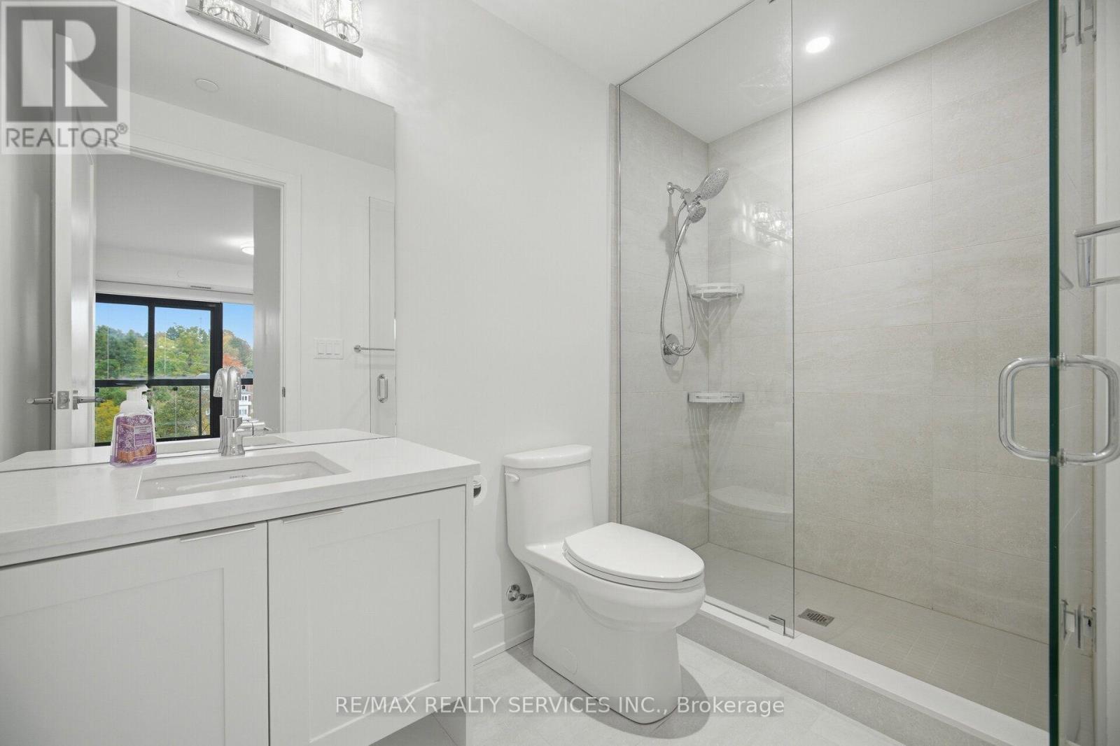 620-185 Dunlop Street, Barrie photo 21