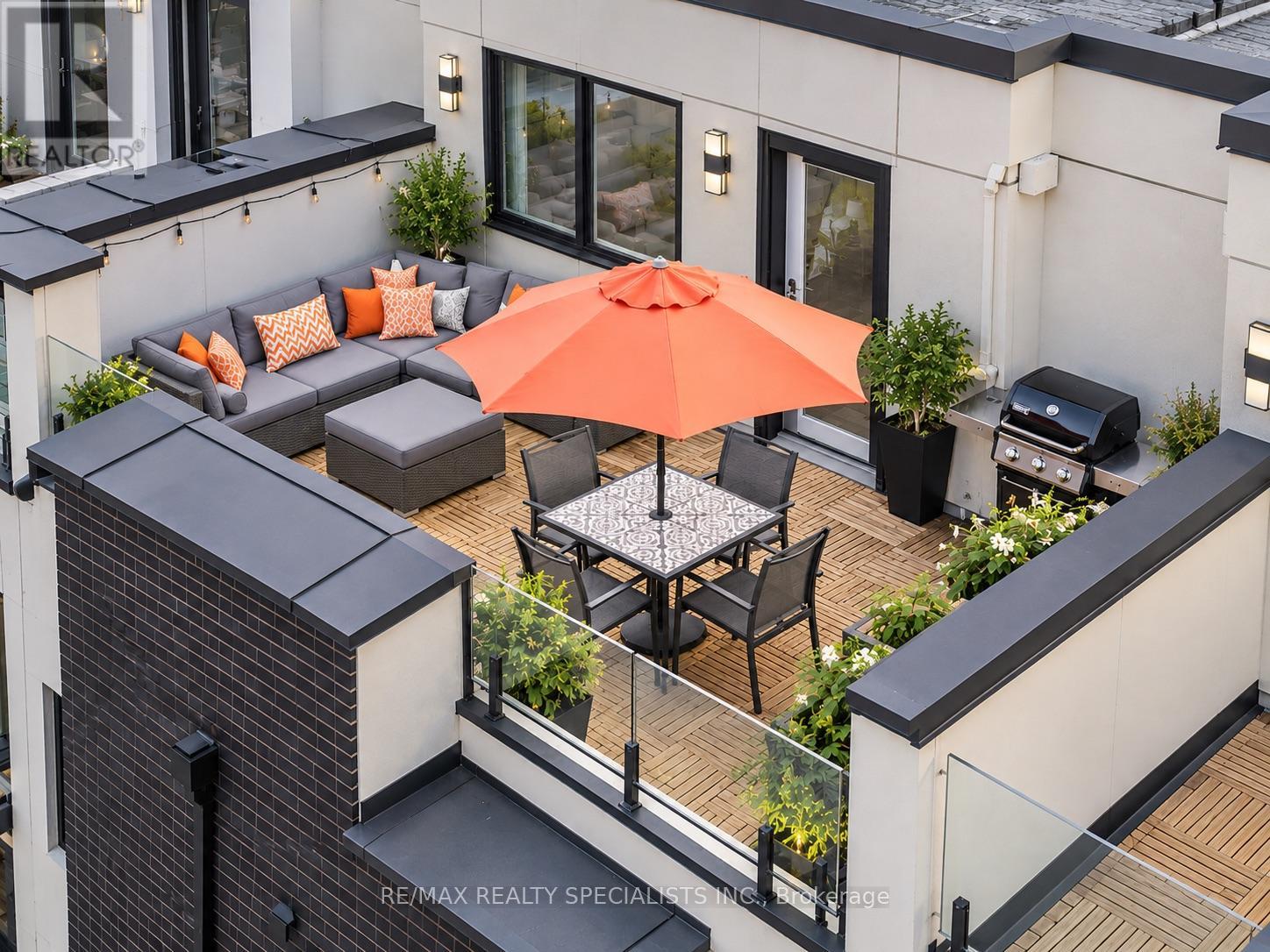 5 - 24 FIELDWAY ROAD, Toronto (Islington-City Centre West)