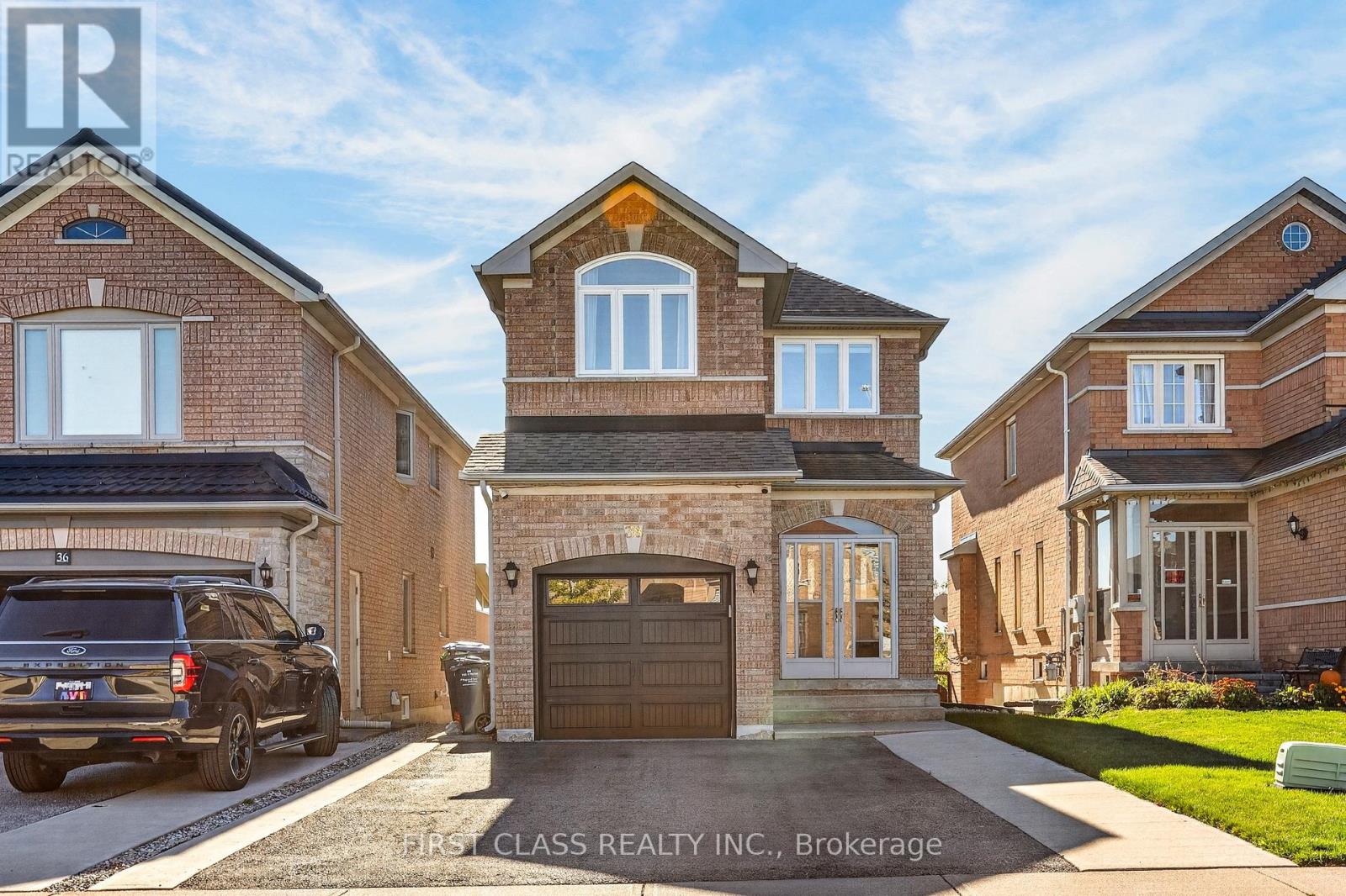 38 PACIFIC WIND CRESCENT, Brampton (Sandringham-Wellington)