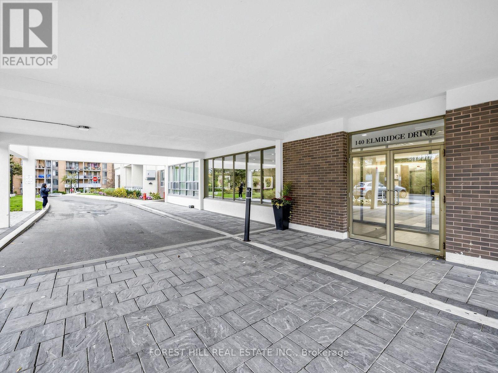 116 - 140 ELM RIDGE DRIVE, Toronto (Briar Hill-Belgravia) — photo 2