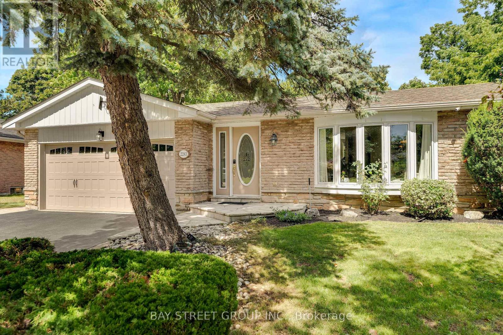 2283 DEVON ROAD, Oakville (FD Ford) — photo 7