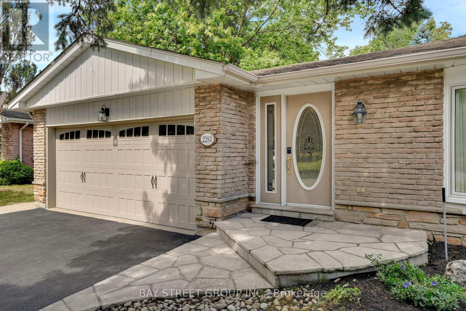 2283 DEVON ROAD, Oakville (FD Ford) — photo 8