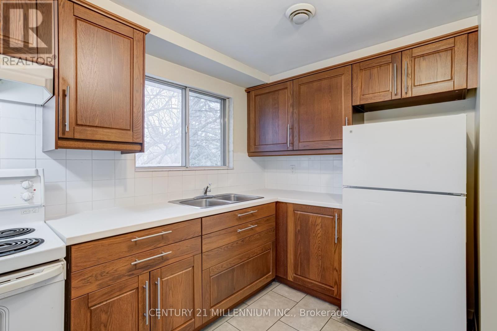 A - 41 ENGLISH STREET, Brampton (Brampton West) — photo 7