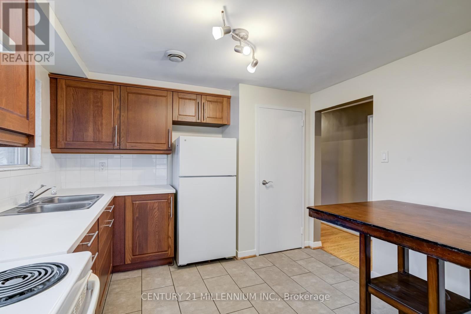 A - 41 ENGLISH STREET, Brampton (Brampton West) — photo 8