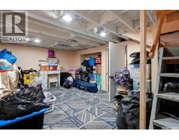 916 Iroquois Street W, Moose Jaw, SK S6H5B6 Photo 18