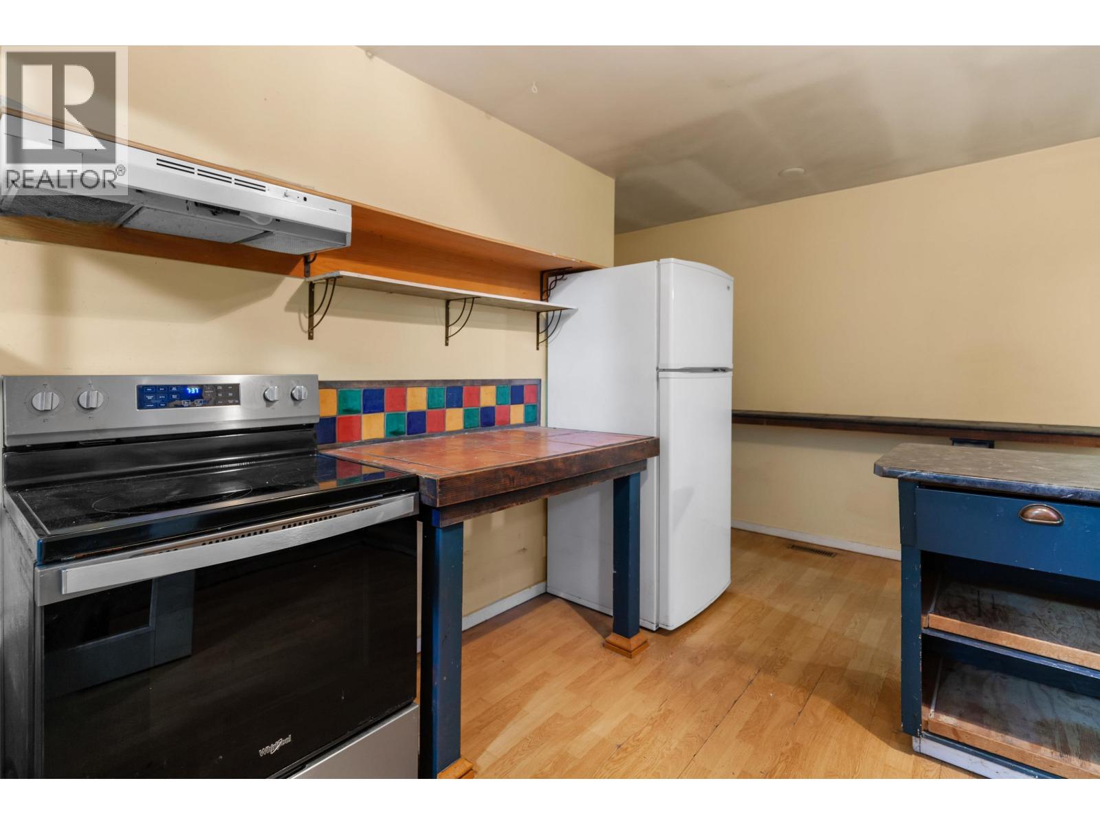 242 DOUGLAS STREET - 8