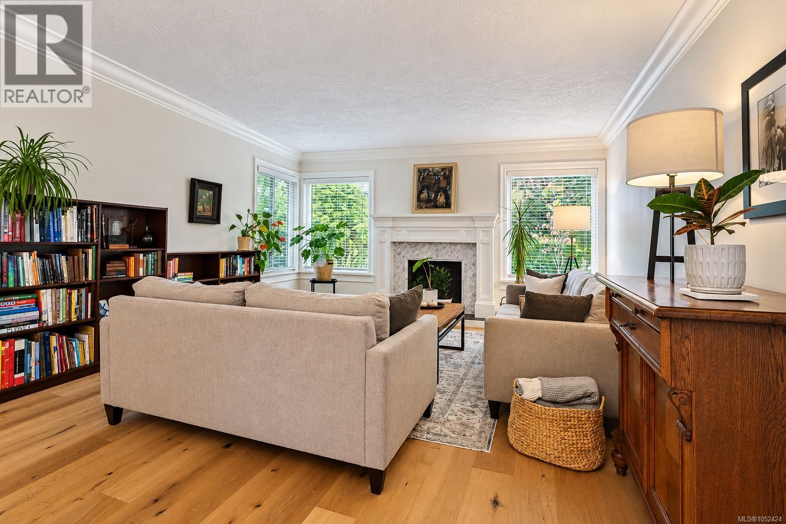  901 Foul Bay Road, Victoria