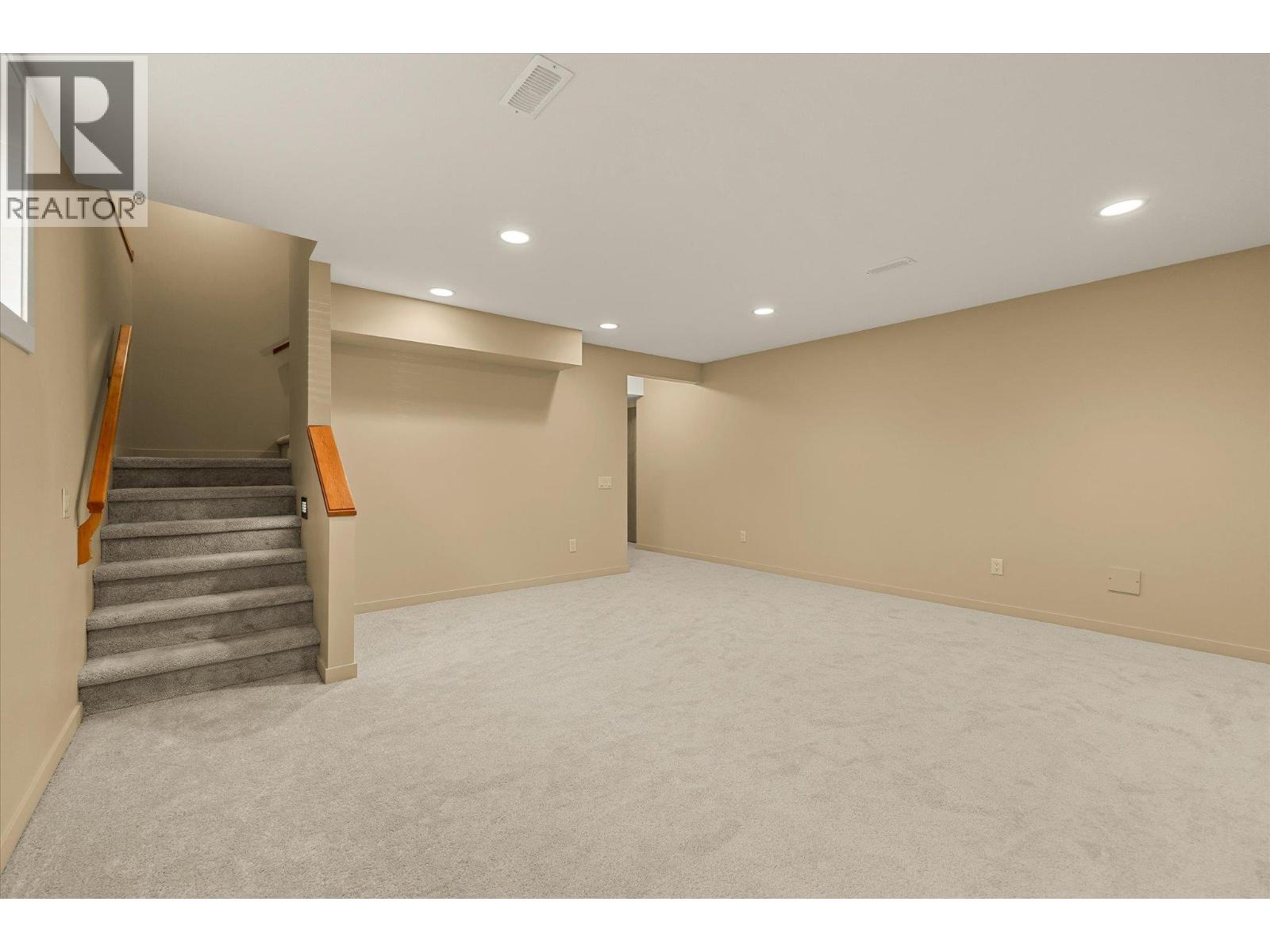 922 Paret Crescent, Kelowna - Image 1