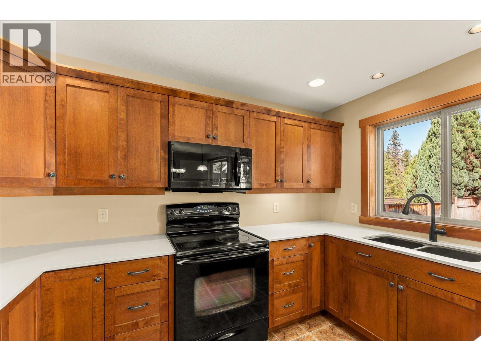 922 Paret Crescent, Kelowna - Image 1