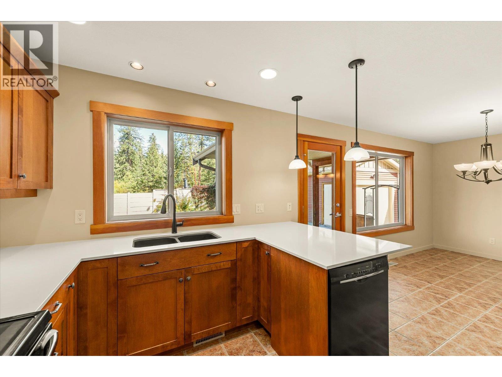 922 Paret Crescent, Kelowna - Image 1