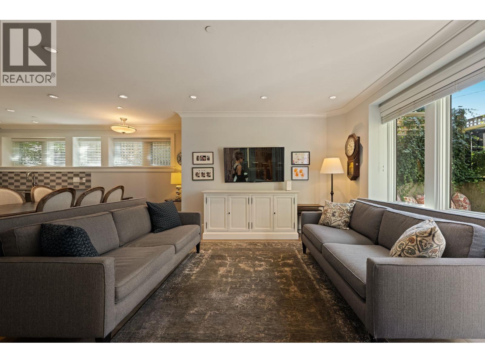 Photo of 330 W 14TH AVENUE 13