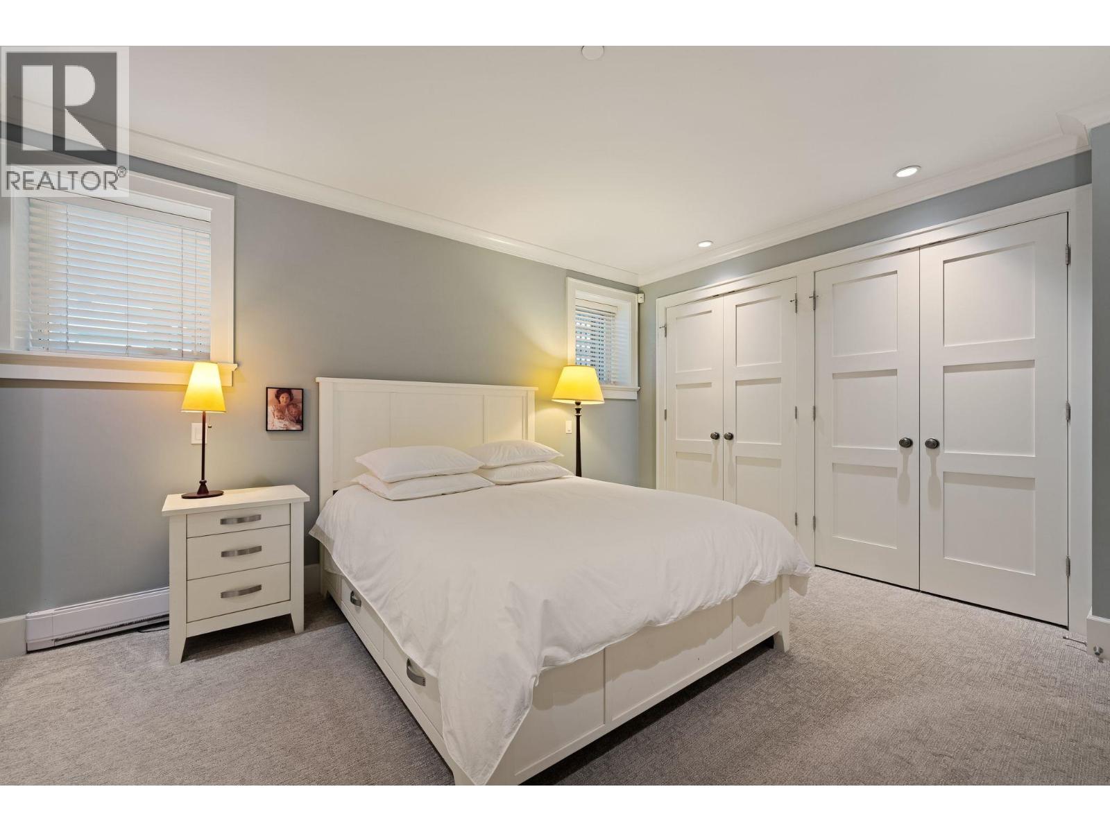 Photo of 330 W 14TH AVENUE 27