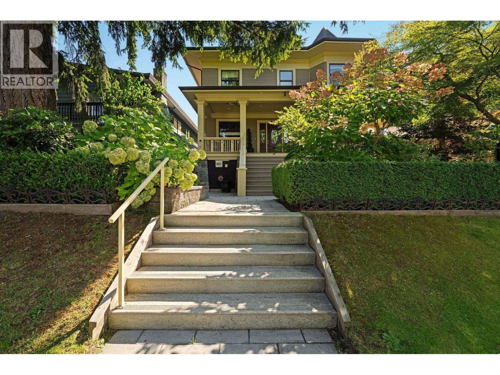 Photo of 330 W 14TH AVENUE 35