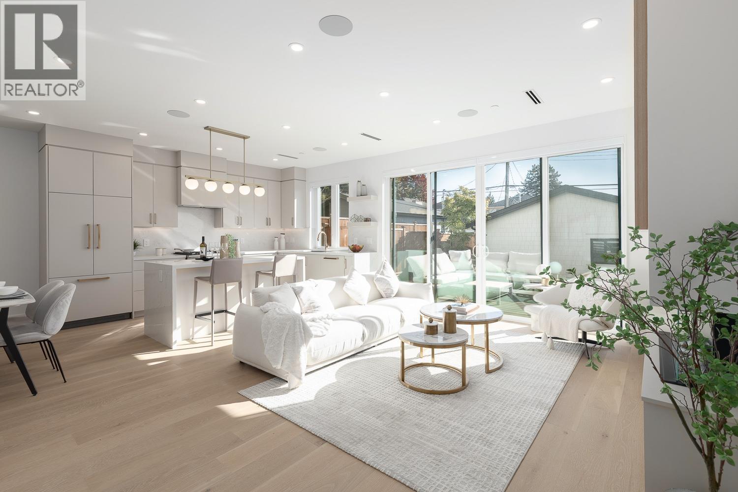Photo of 2 2138 W 48TH AVENUE 2