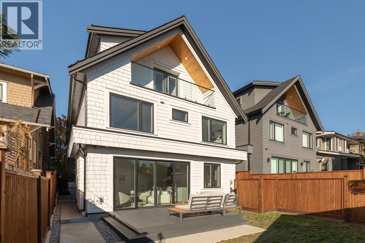 Photo of 2 2138 W 48TH AVENUE 29