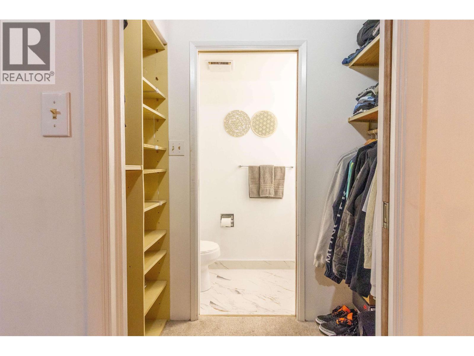 Photo of 402 4134 MAYWOOD STREET 13