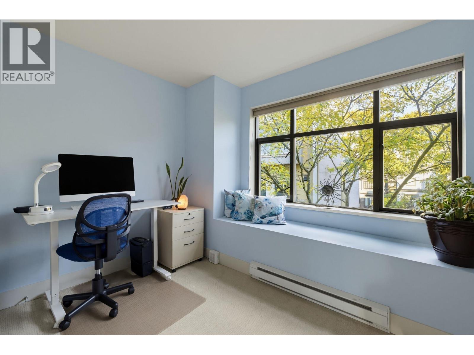 Photo of 3742 COMMERCIAL STREET 18