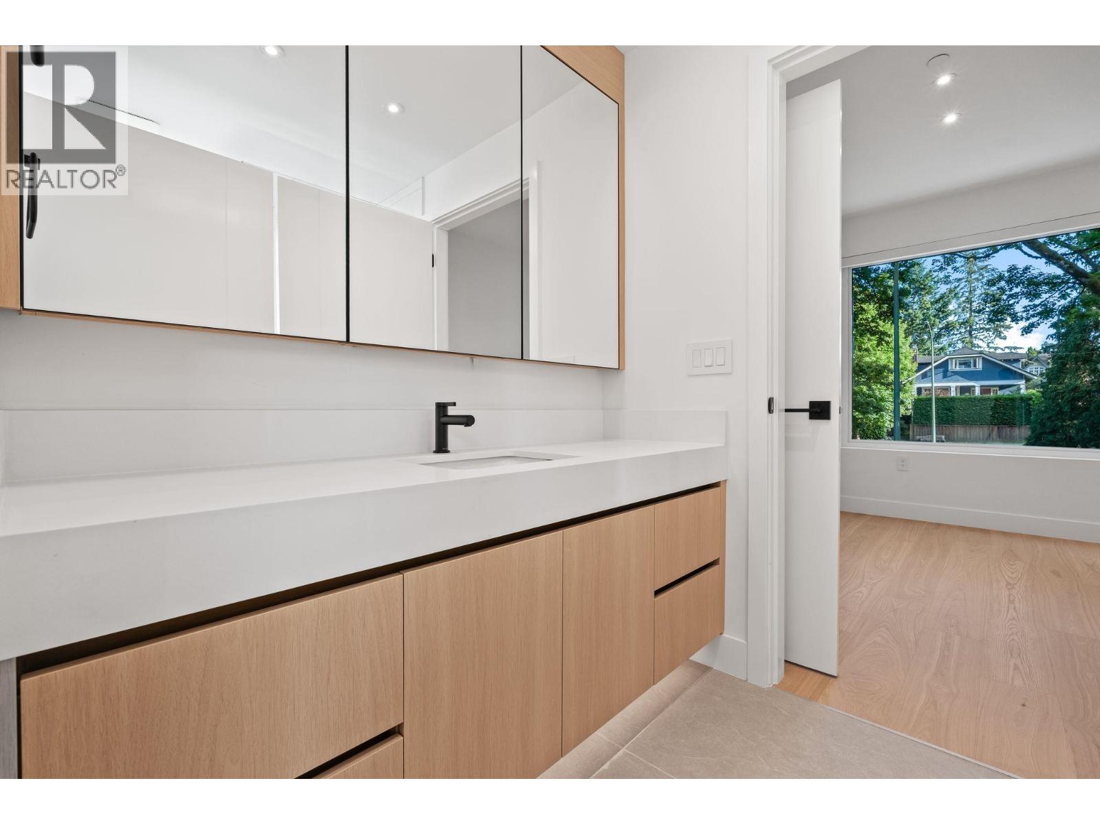 Photo of 1 3813 W 16TH AVENUE 23