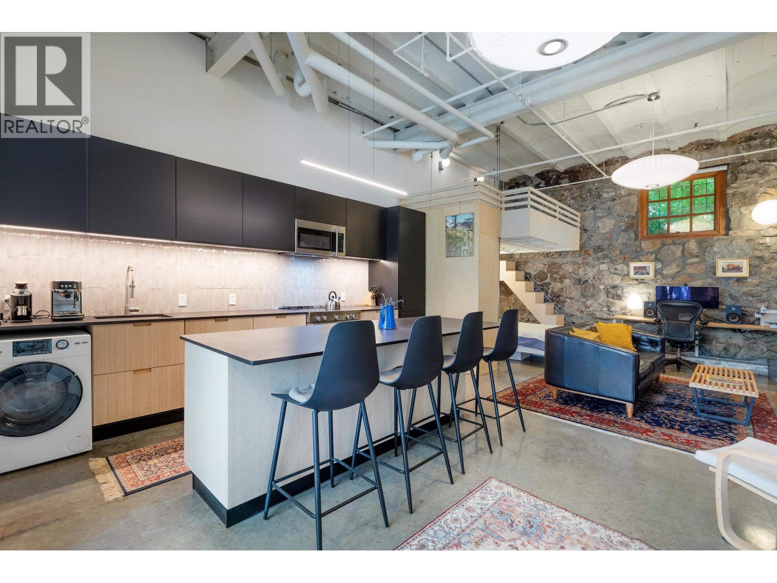Photo of 4 280 E 6TH AVENUE 3