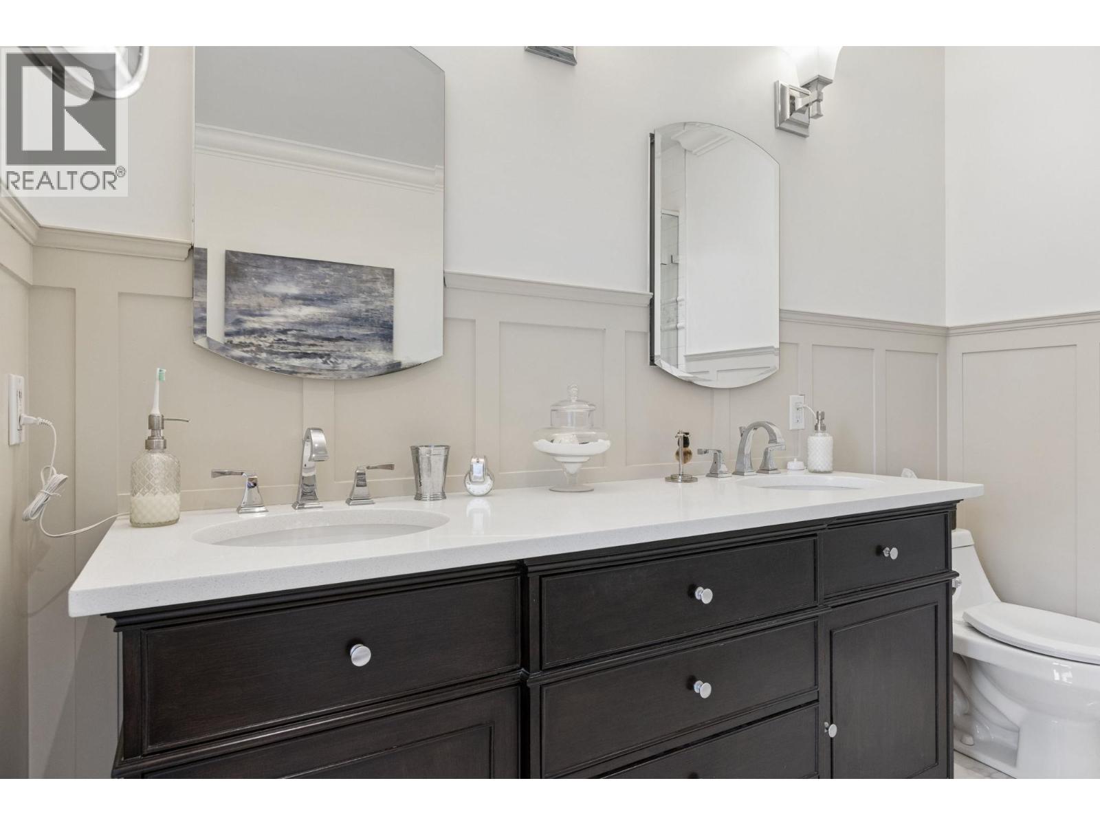 Photo of 2533 KITCHENER STREET 16