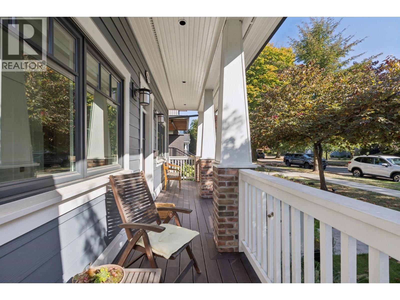 Photo of 2533 KITCHENER STREET 2