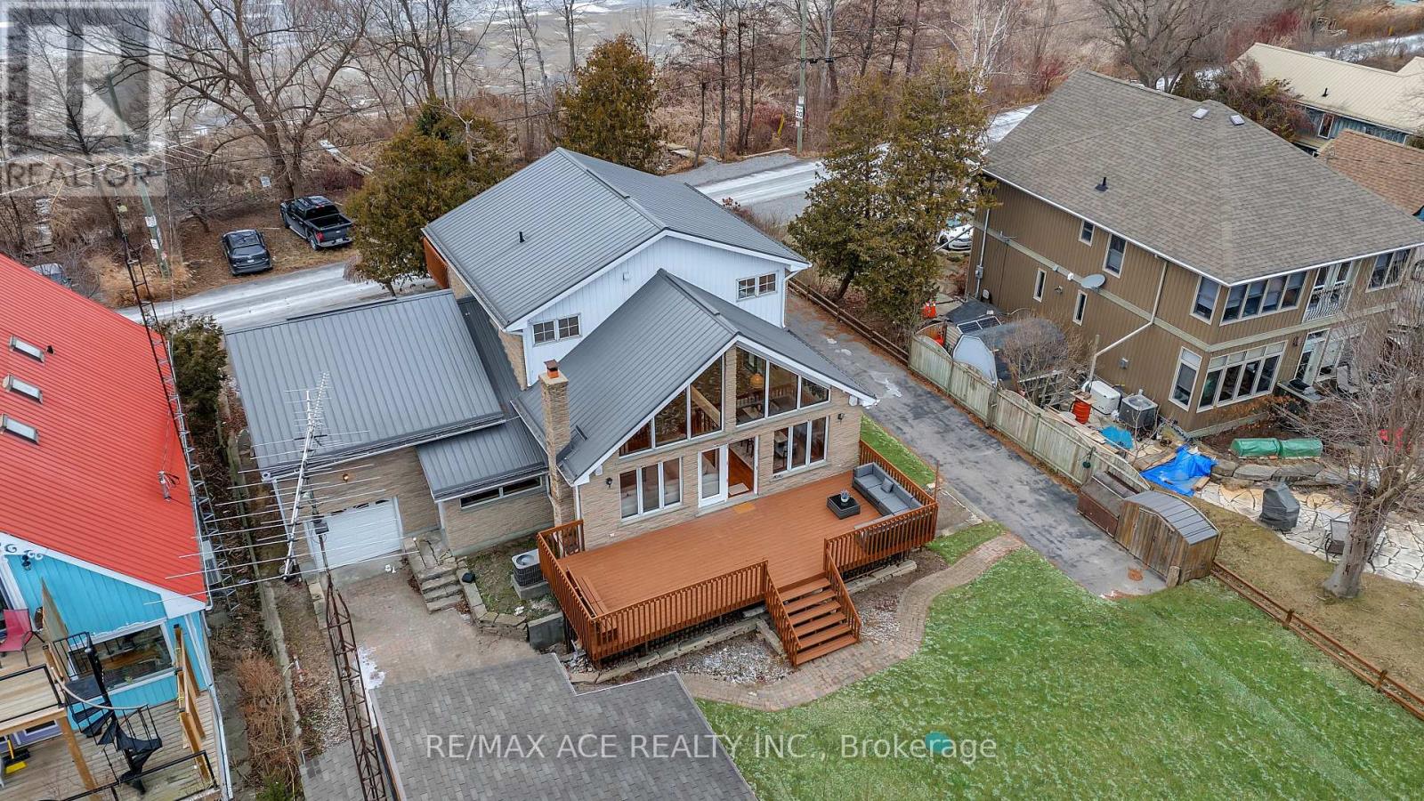 52 West Beach Road, Clarington, ON