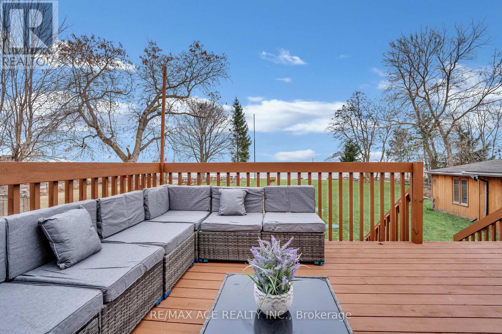 52 West Beach Road, Clarington, ON photo 10