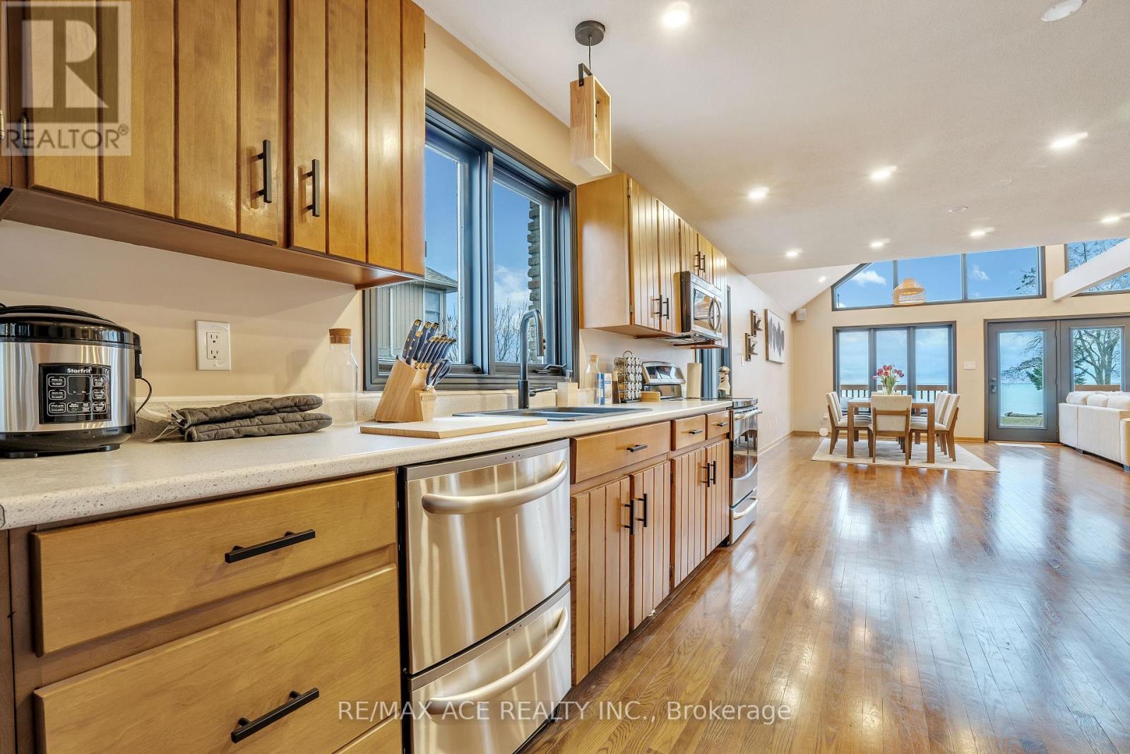 52 West Beach Road, Clarington, ON photo 24