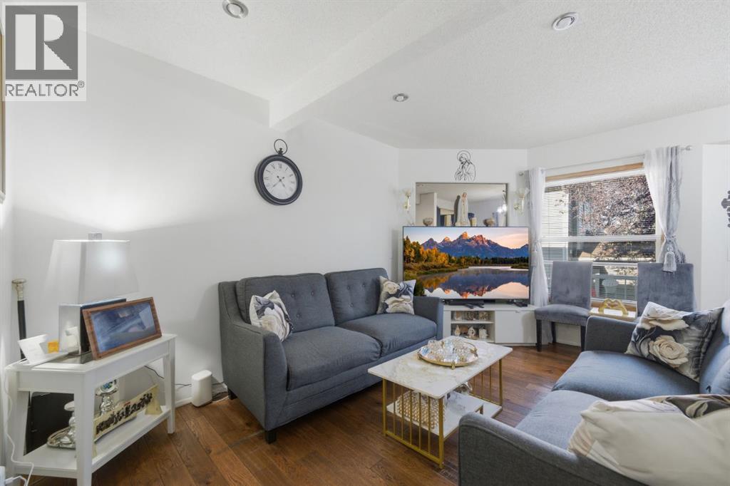 240 Shawinigan Drive SW, Calgary — photo 7