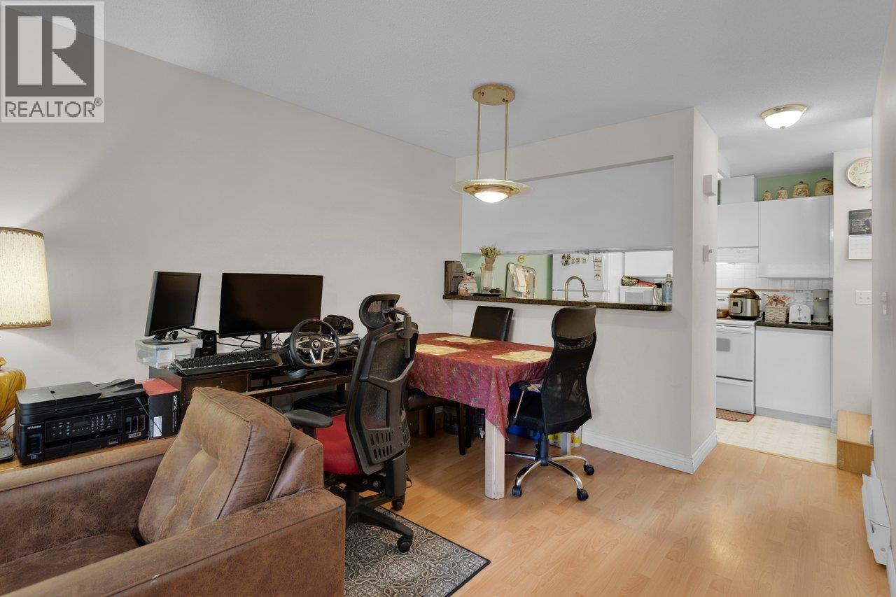 Photo of 15 7184 STRIDE AVENUE 13