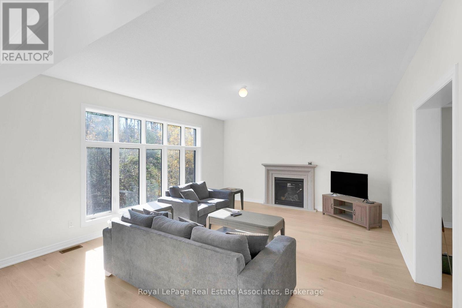 1418 Davis Loop, Innisfil photo 12