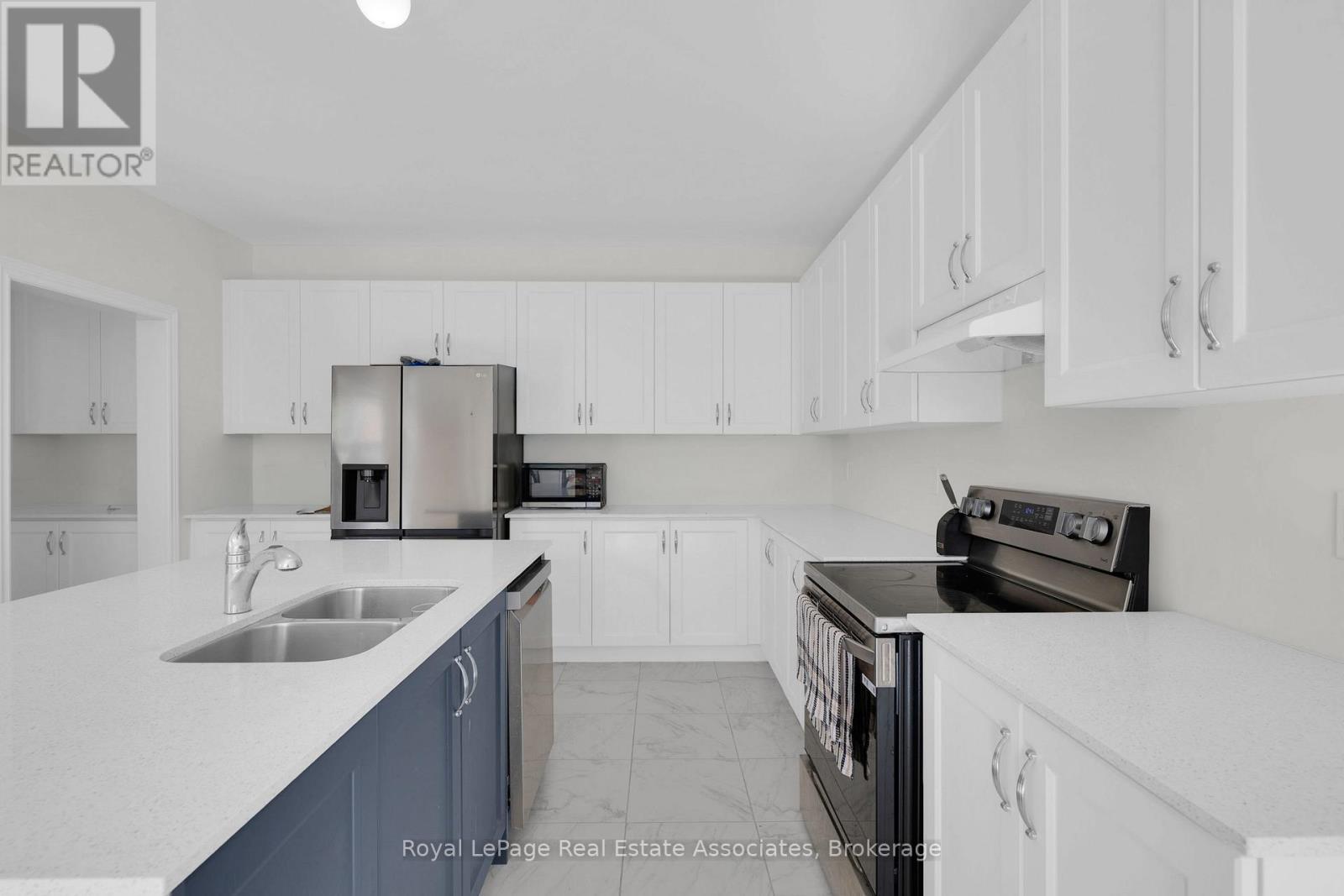 1418 Davis Loop, Innisfil photo 17