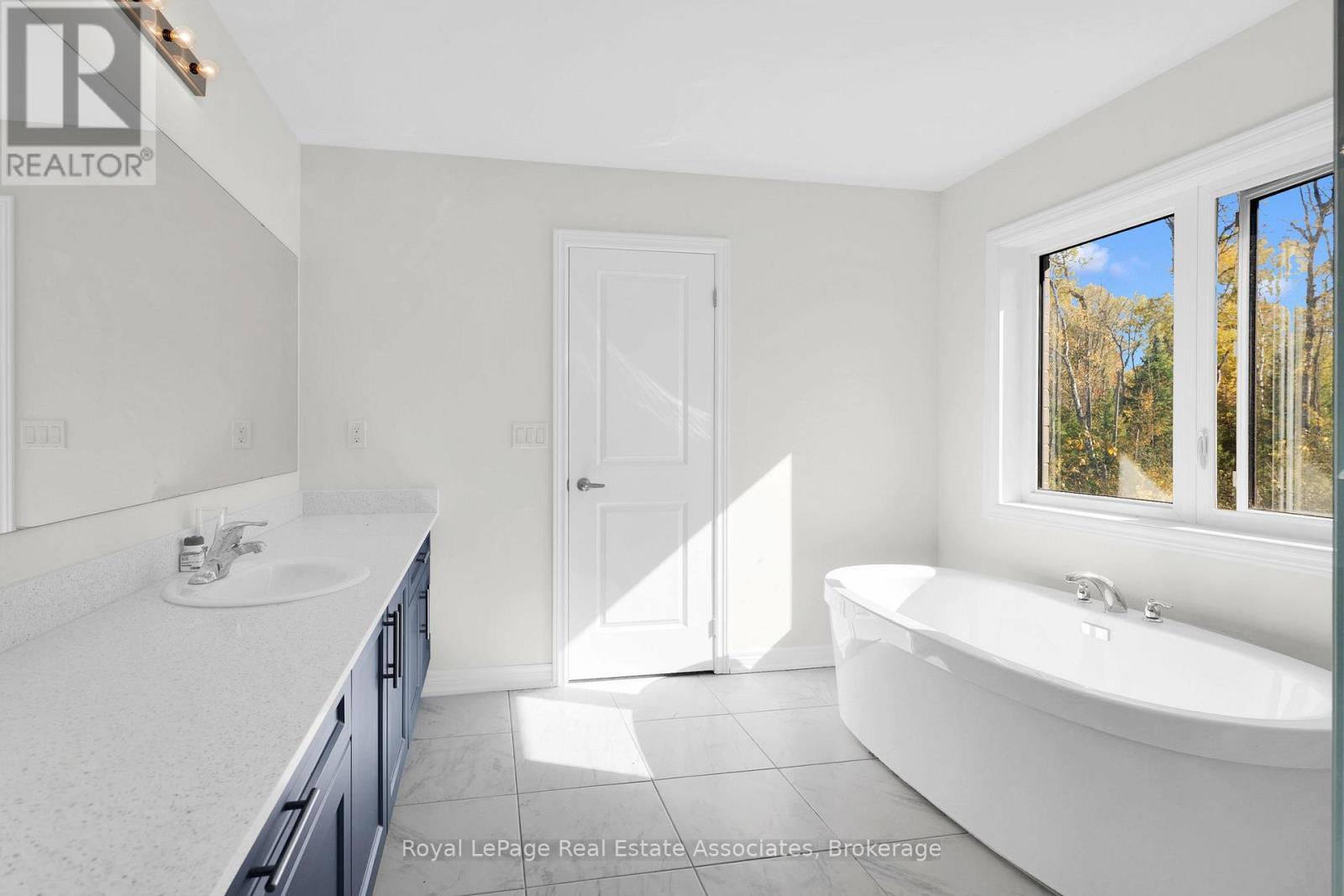 1418 Davis Loop, Innisfil photo 28
