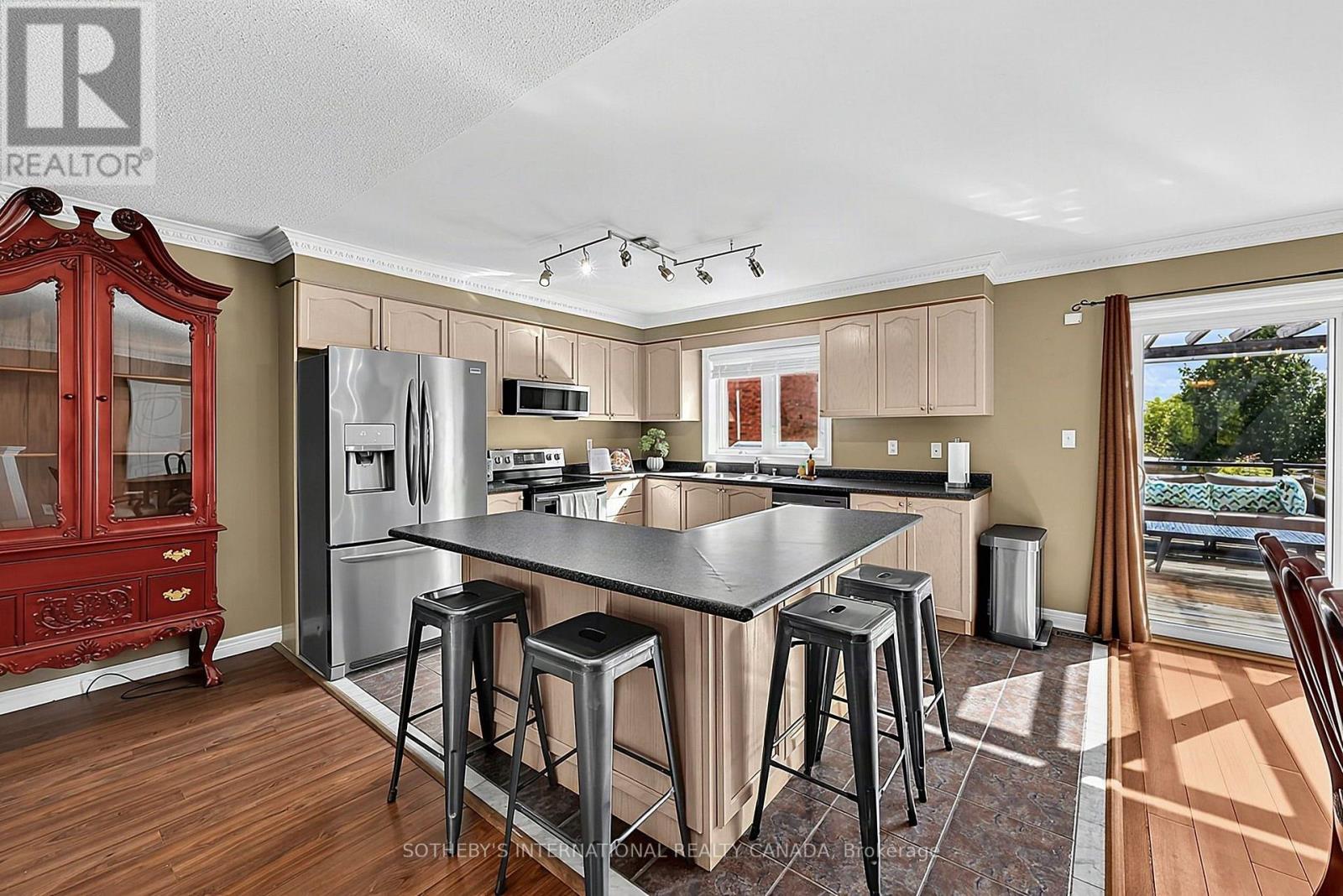 4 Brecken Drive, Georgina, ON photo 17