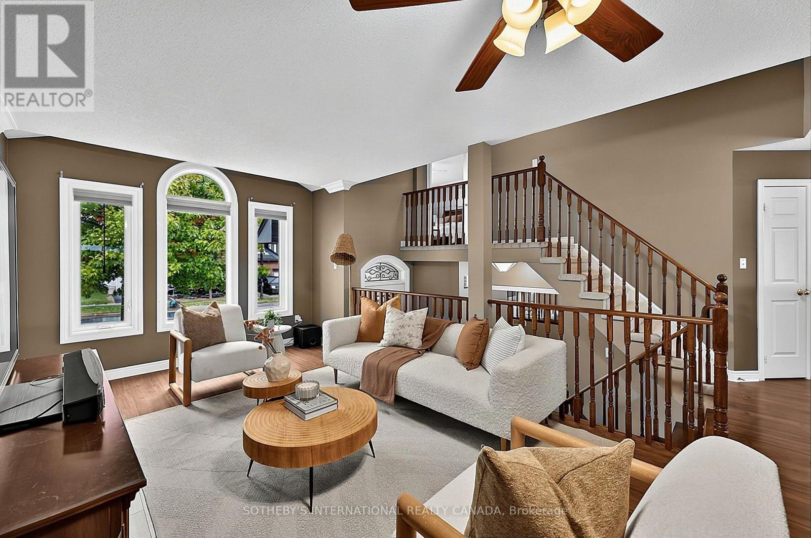 4 Brecken Drive, Georgina, ON photo 2