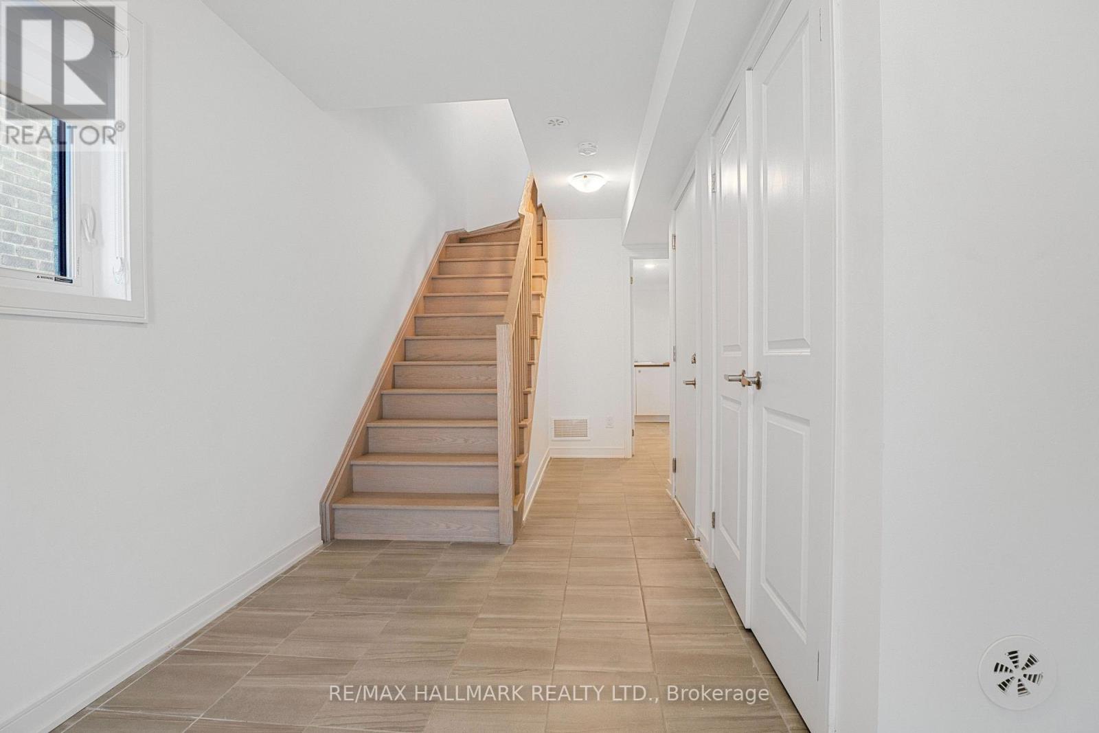 48 Spry Lane, Barrie photo 3